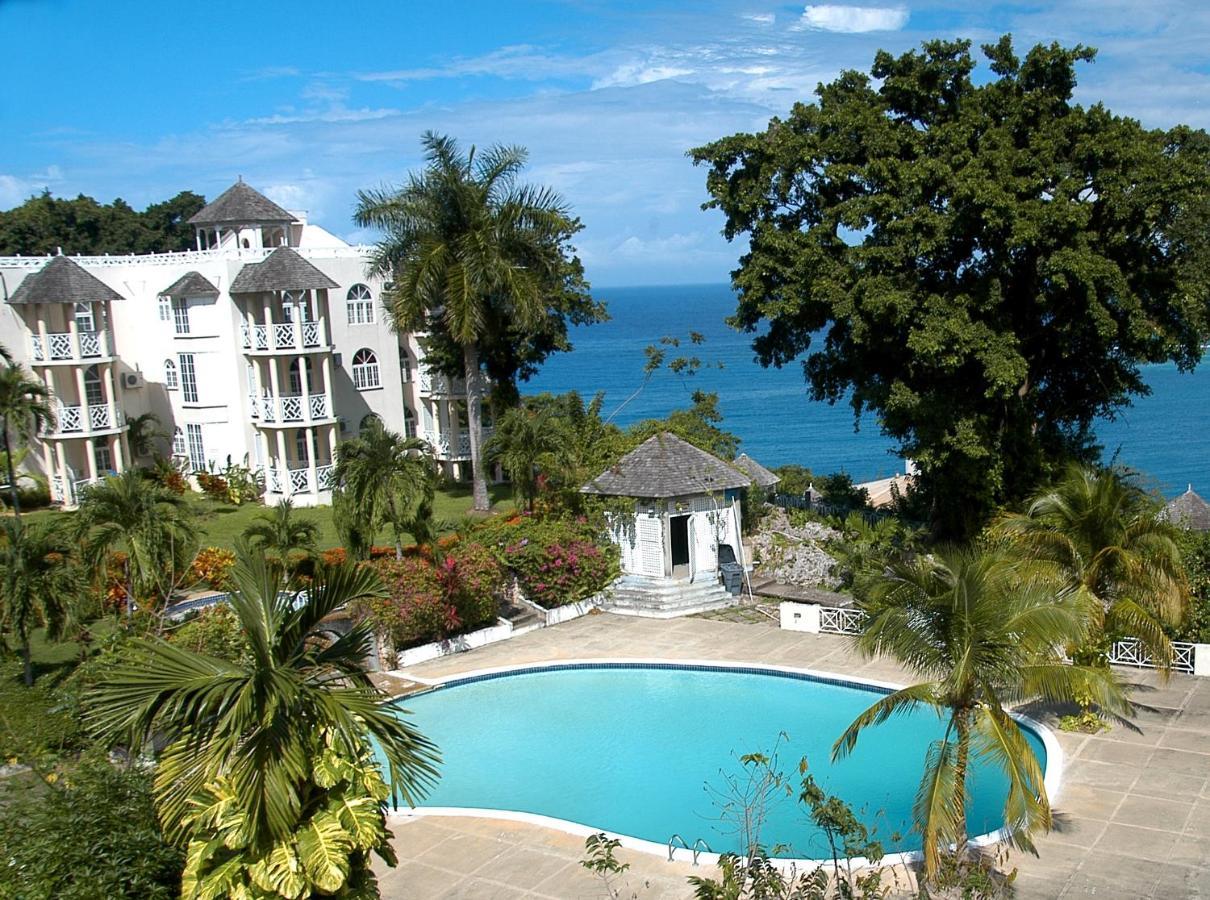 Sky Castles Apartment Ocho Rios Exterior photo